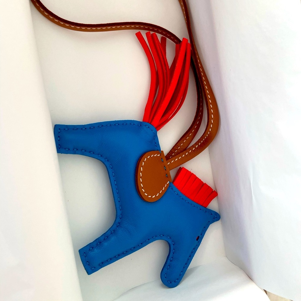 SOLD Hermès Rodeo PM